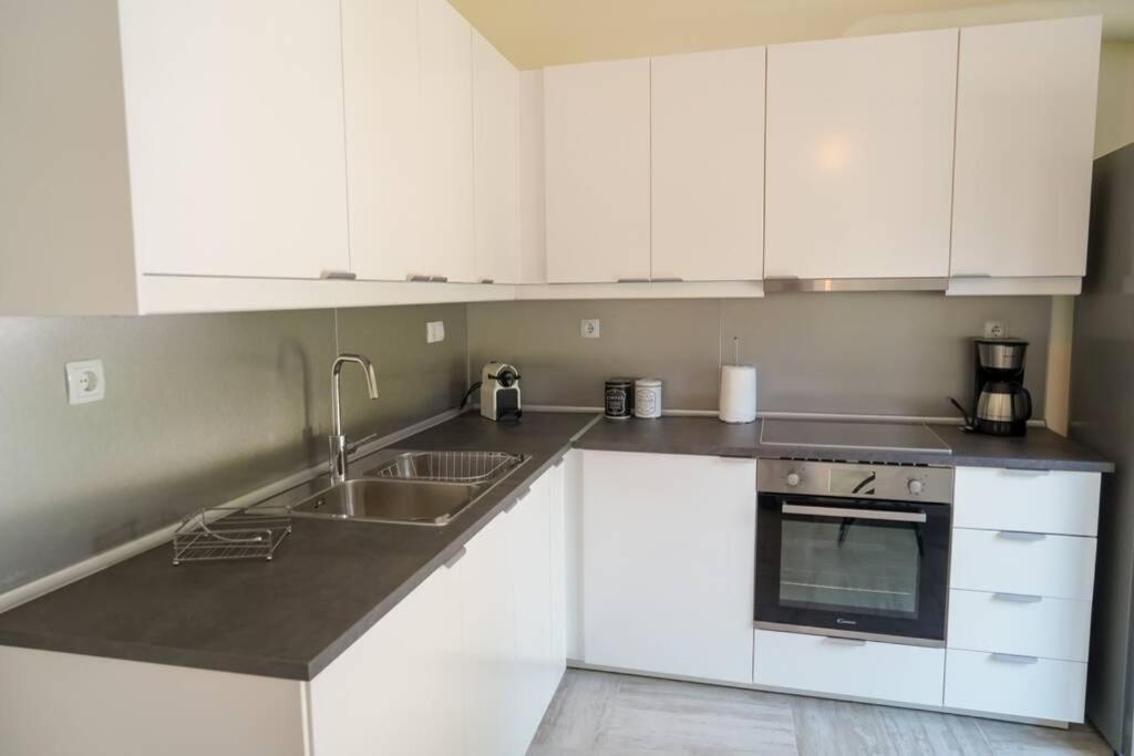 Modern Apartment In The City Center Ioánnina Exteriér fotografie