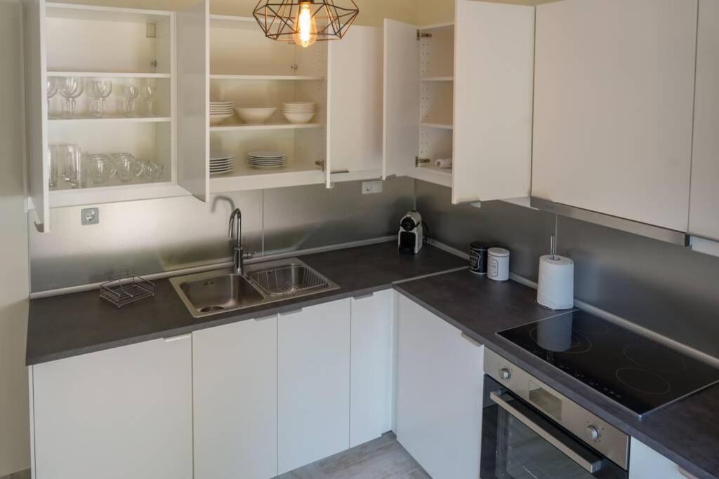 Modern Apartment In The City Center Ioánnina Exteriér fotografie
